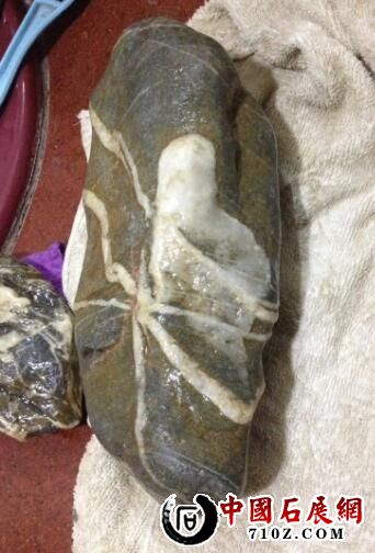 ��ɫͻ����ʯ��